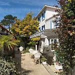 Hotel De La 3*