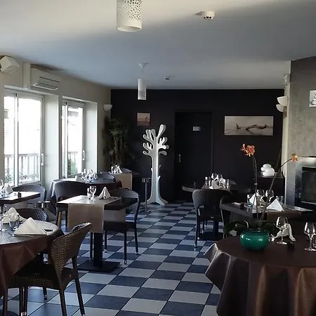Hotel De La 3*
