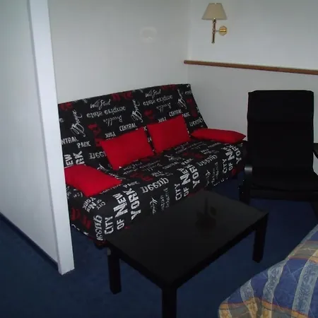 De La Hotell